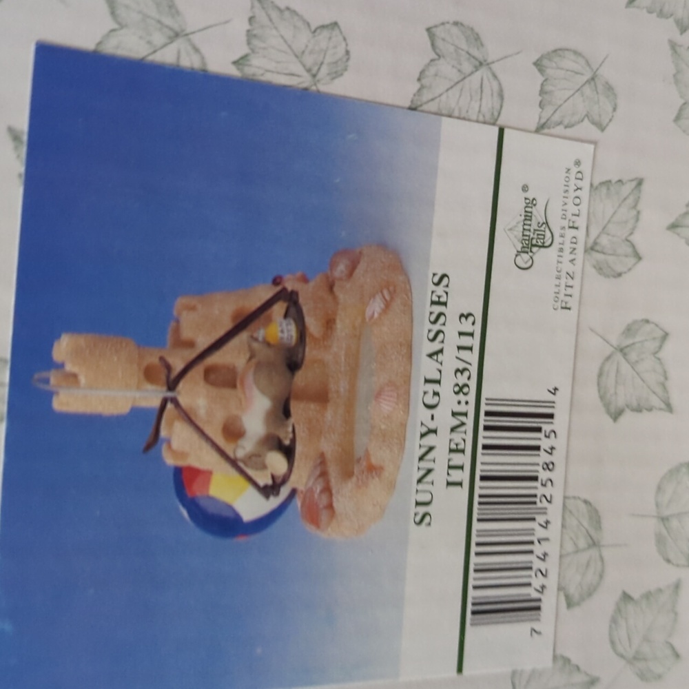 Charming Tails collectable figurine "Sunny -Glasses" ornament and stand LE